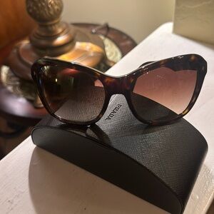 Prada sunglasses in excellent condition